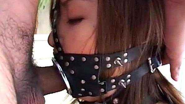 Молодые девушки насаживаются на член