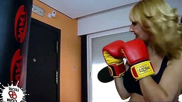 Молодая Мари Вильманн обнаженная