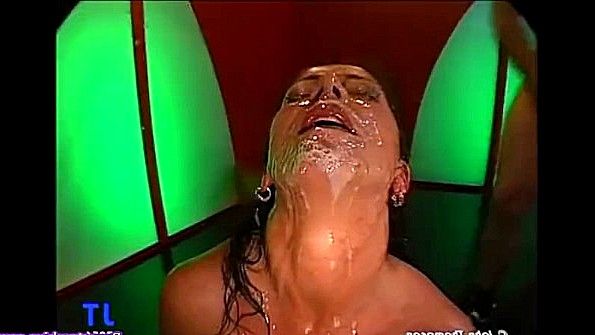 Трое студентов принудили парня к сексу