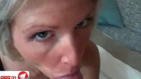 Полиция остановила машину, произошла уличная оргия