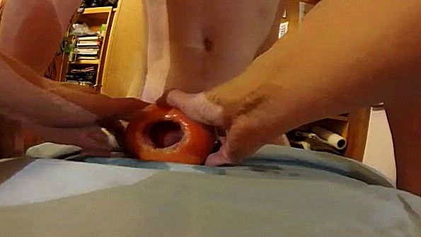 Зрелая женщина делает горячий минет чернокожему мужчине до эякуляции