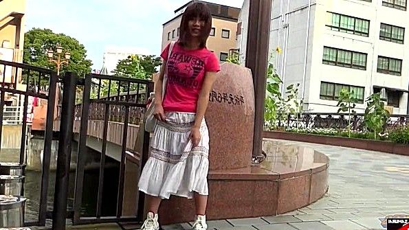 Он снял с неё обтягивающее платье и хорошенько её трахнул