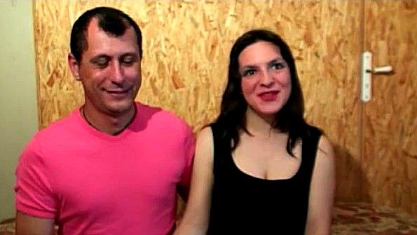 Похотливые шлюхи используют фаллоимитатор