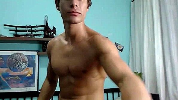 Эта сука оседлала член своей задницей и запрыгнула на него