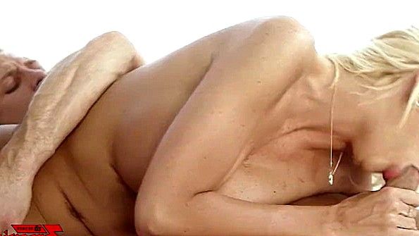 Девушка в масле, сперма после жестокого изнасилования