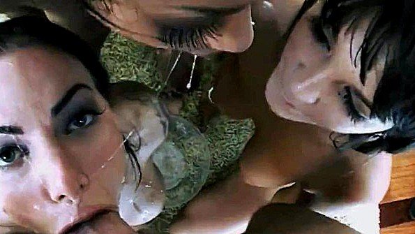 Проснулся и начал трахать пышногрудую брюнетку